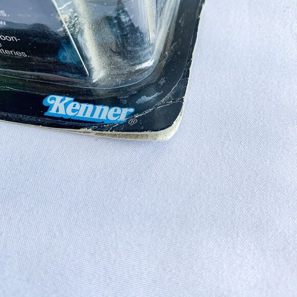 STAR WARS POTF DARTH VADER ELECTRONIC POWER F/X  1996 Kenner Box Damage - Picture 6 of 7